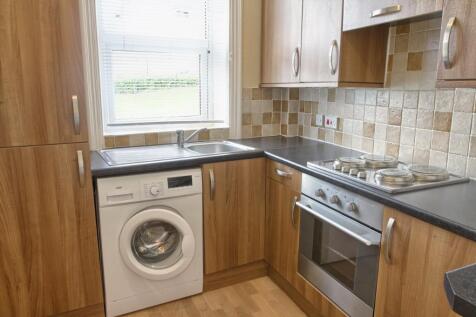 Town Street, LS19 ~ ONE bed in the 'HEART' of Yeadon photo 3