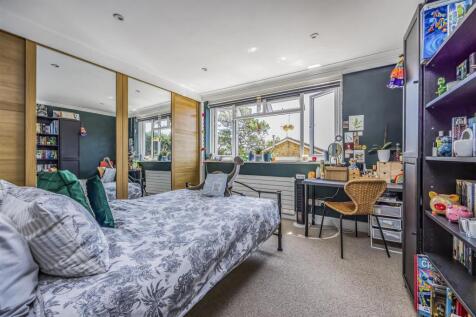 29 Wraysbury Park Drive, Emsworth-PorticoMarketing