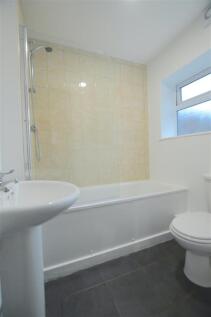 5 Vine Street Bathroom.JPG