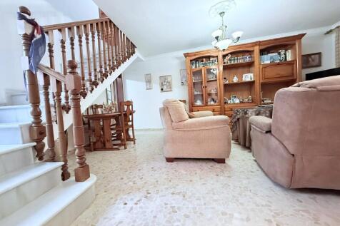 Lounge 1 