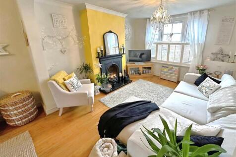 34821d22-Living 20Room.jpg