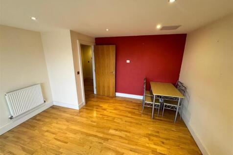 WhatsApp Image 2025-11-18 at 16.26.43 (13).jpeg