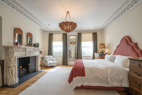 10 bed, 10 bath Detached in London - Photo 28