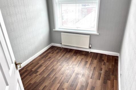 Bedroom 33.jpg