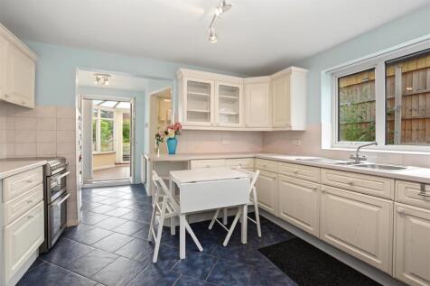 Kitchen_2.jpeg