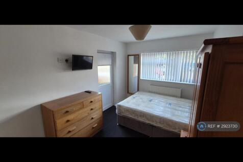 Cheney Manor Road, Swindon, SN2 photo 3