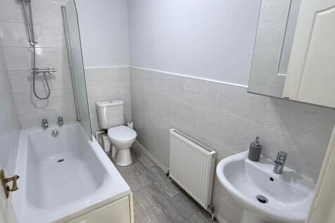 Brookroyd Lane, Batley, WF17 photo 4