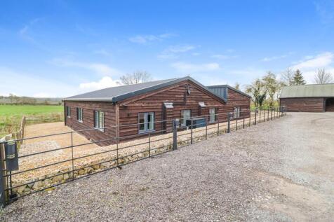 bidwells - shipton barns (18).JPG