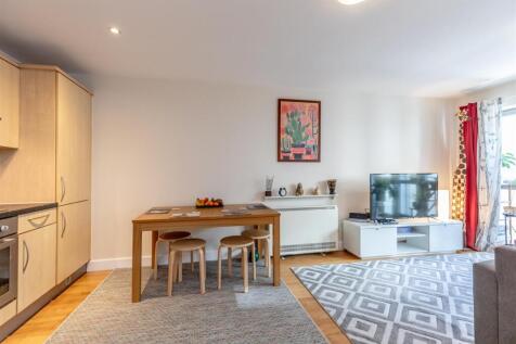 Hamilton Court, Bristol Dining Area.jpg