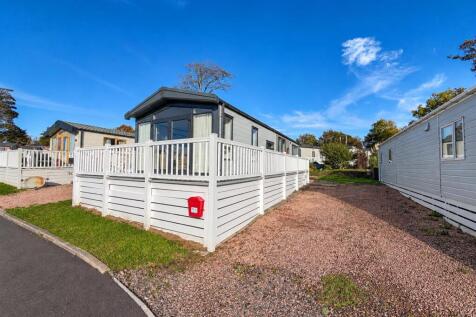 98B Seaview Avenue Seaton Estate Hidden En Suite-1