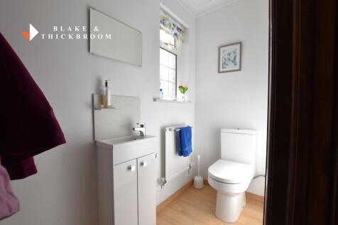 GROUND FLOOR CLOAKROOM