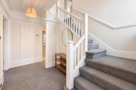 Norwood Avenue, Southport photo 3