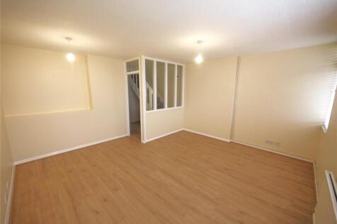 3-bed flat on Railway Square, Brentwood, CM14, £1,600/mo