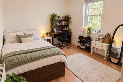 2-bed flat on St Michaels Hill, Kingsdown, Bristol, BS2, £1,790/mo