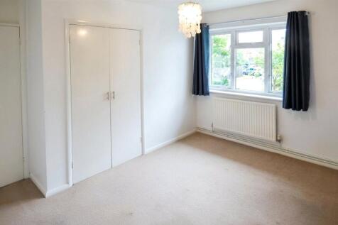 Chiltern Drive, Charvil, Reading, Berkshire, RG10 photo 4