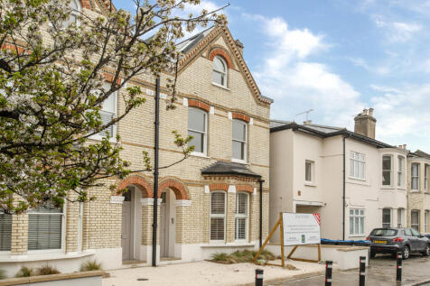 1, 152 Hartfield Roa