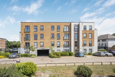 Welwyn Garden City, AL7 - property photo