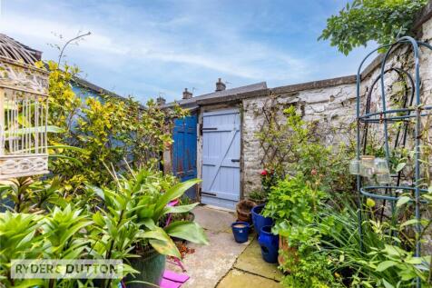 Rear Patio Garden