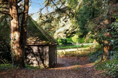 SHABDEN PARK HIGH ROAD EXTERNAL FEATURE- (8).jpg