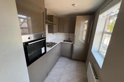 Howard Close, Waltham Abbey, Essex photo 3