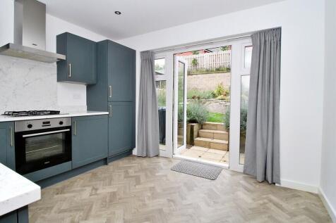 Spear Thistle Close, Eden Park, Rugby photo 4