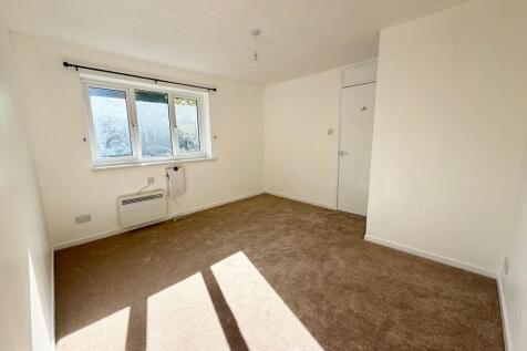 Meadowbrook Close, Colnbrook, Slough, SL3 photo 4