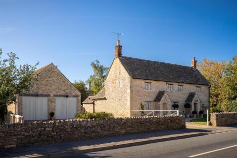 1 - Lamb House - GL7 5QW - Web.jpg