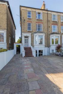 Grosnevor Road, E11