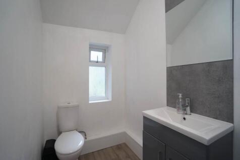 8, Treflan, Bangor photo 5