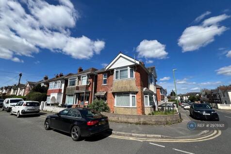 3-bed flat on Green Road, Bournemouth, BH9, £1,450/mo