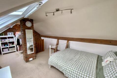 Bramleys Estate Agents - Moor Lane - Gomersal (10)