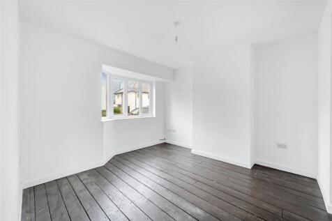 54 Highfield Road-3.jpg