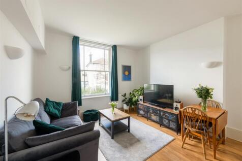 F7, Gilmour House -2.jpg