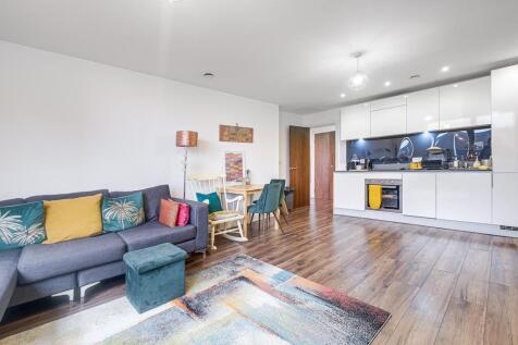 Open plan Lounge/Kitchen