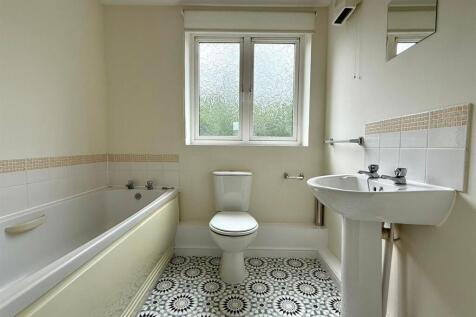 170 Saltash Bathroom.jpg