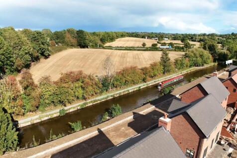 canal lovely.jpeg