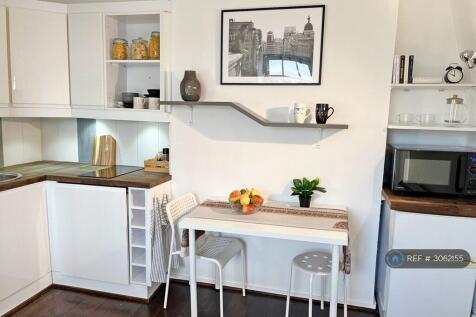 Kitchen/Working Space