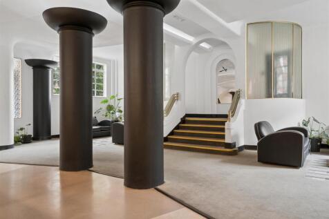 H73 Du Cane Court SW17 foyer 7.jpg