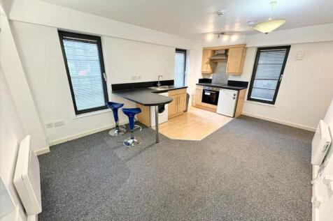 Kitchen/ Living Area