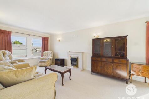Lounge &amp; Dining Area