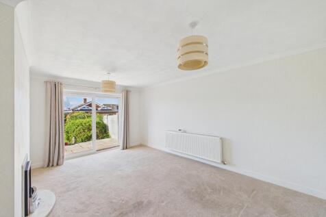 Sutton Drive, Upton-by-Chester, CH2 photo 3