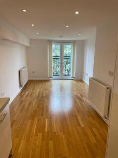 1 Bedroom Flat in TW4 6FB