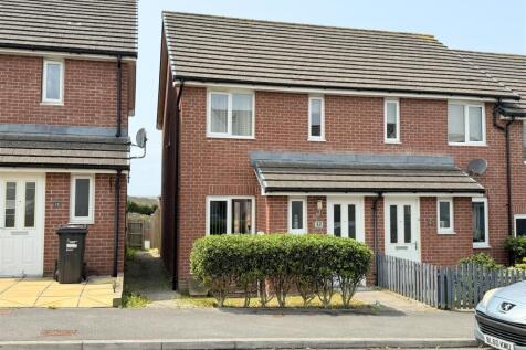 Newquay, TR8 - property photo