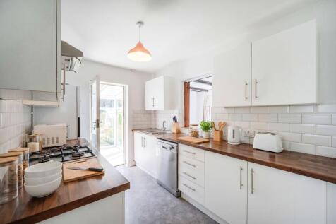 Modern Fitted Kitchen