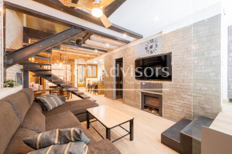 Encantador-duplex-con-patio-y-elementos-origina...