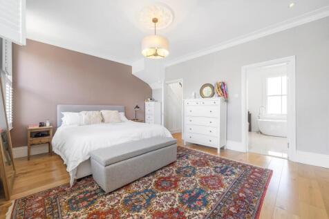 Principal Bedroom.jpg