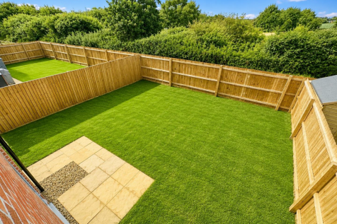 Towcester Court, Bourne photo 3