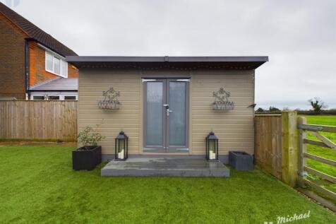 CAM03218G0-PR0104-STILL022