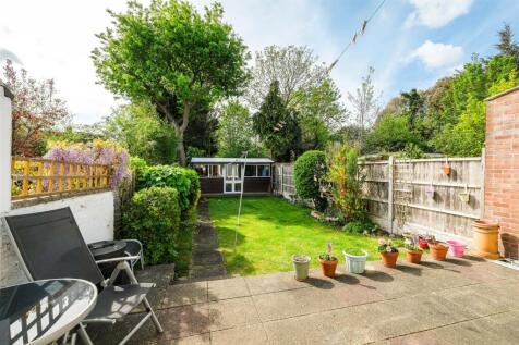 37 Knebworth Avenue-22.jpg