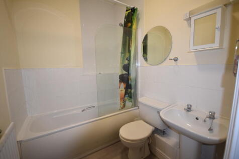 Kingston road, SW20: 1 bed 1 rec 1 bath unfurn photo 4